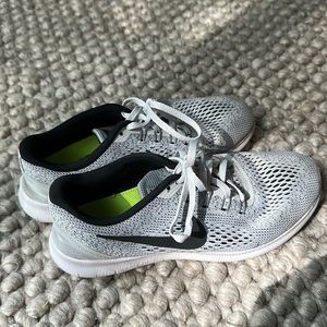 Nike fly night size 8